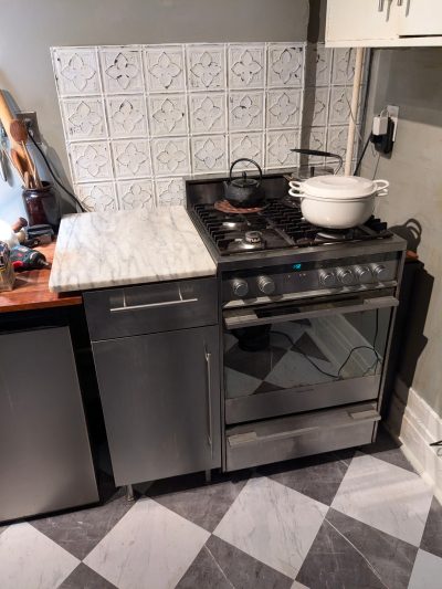 distressed kitchen backsplash