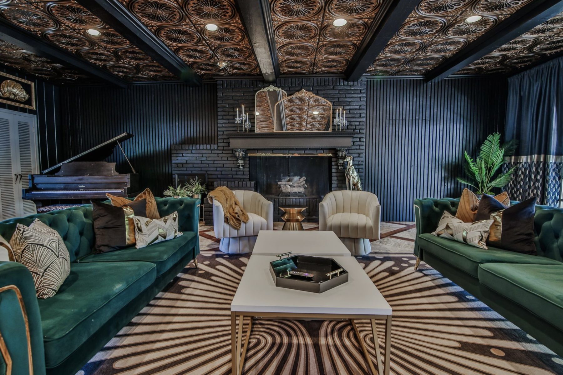 gatsby getaway living room