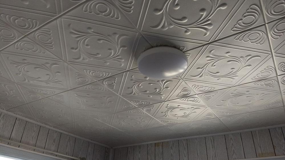Diamond Wreath – Styrofoam Ceiling Tile – 20″x20″ – #R02 – Idea Library