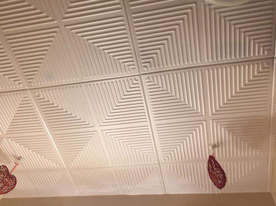 Pyramid Illusion – Styrofoam Ceiling Tile – 20″x20″ – #R06