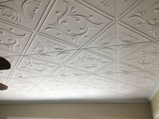 Diamond Wreath – Styrofoam Ceiling Tile – 20″x20″ – #R02