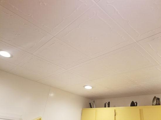 Spring Buds – Styrofoam Ceiling Tile 20″x20″ – #R 05